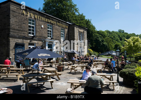 Il memorandum di Wye Bridge House pub Wetherspoons, Buxton, Peak District, Derbyshire, Inghilterra Foto Stock
