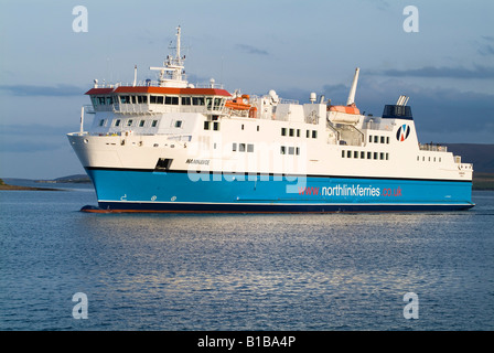 Dh Northlink Ferry SHIPPING UK passeggero traghetto auto MV Hamnavoe arrivando Stromness Scapa barca flusso regno unito Foto Stock