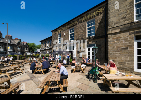 Il memorandum di Wye Bridge House pub Wetherspoons, Buxton, Peak District, Derbyshire, Inghilterra Foto Stock