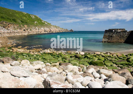 Lamorna Cove, Cornwall, in tarda primavera Foto Stock