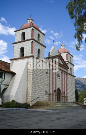 1823 La missione di Santa Barbara in California 1820 chiesa facciata orientale Foto Stock