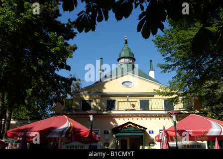 Ristorante Meierei presso il parco di divertimenti Wiener Prater, Austria, Vienna Foto Stock