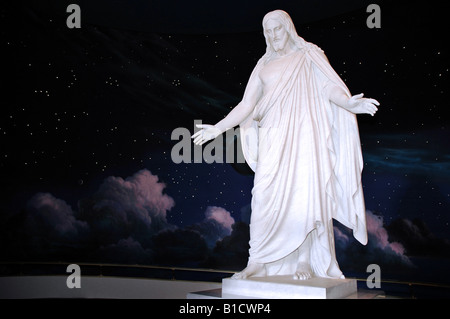 Replica della statua del Cristo Gesù noto come Christus al mormone centro visitatori presso la Piazza del Tempio di Salt Lake City, Utah Foto Stock