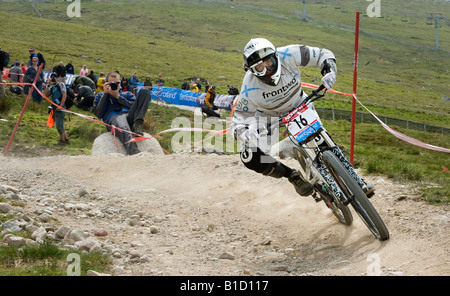 Helene Valer Fruhwirth dell'Austria compete nel womans in discesa finale al UCI Mountain bike world cup a Fort William. Foto Stock