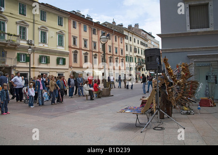 Rijeka Istria Croazia Europa Può un gruppo di South American musicisti divertente gli acquirenti su Korzo Street nel centro della città Foto Stock