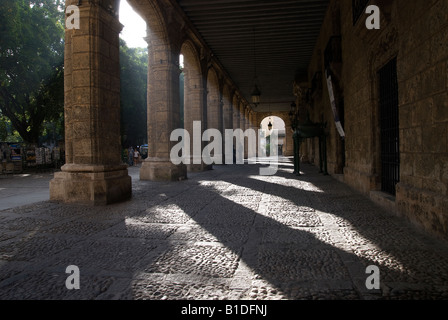 Arcade del Palacio de los Capitanes Generales Museo de la Ciudad su Plaza de Armas, La Habana Vieja Foto Stock