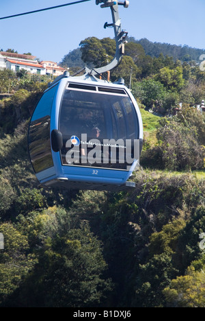 Dh funivia Funchal Madeira funivia sopra pod hillside Foto Stock