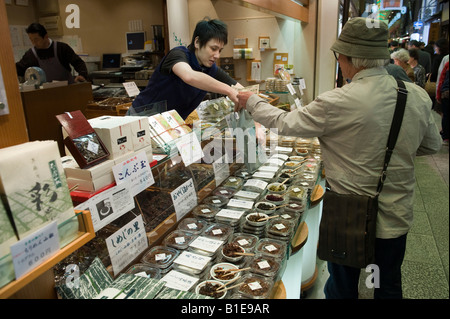 Kyoto, Giappone. Nishiki Ichiba market Foto Stock