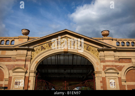Gate di arrivo del Vittoriano Leicester London Road Midland stazione ferroviaria Foto Stock