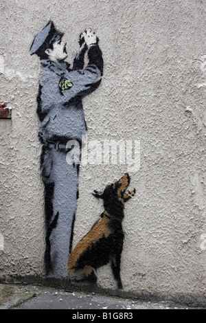 Una nazione sotto CCTV - Arte di strada da Banksy a Londra in Newman Street Foto Stock