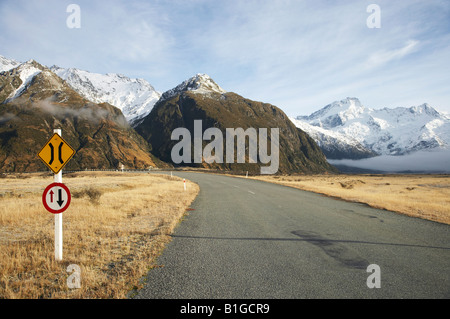 Strada Aoraki Mt Cook National Park South Canterbury Isola del Sud della Nuova Zelanda Foto Stock