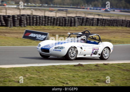 Andrew Smith la guida G20 in Ginetta Campionato 2008 gara Knockhill Fife Scozia Scotland Foto Stock