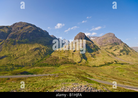 Le famose Tre Sorelle montagne in Glen Coe West Highlands della Scozia Foto Stock