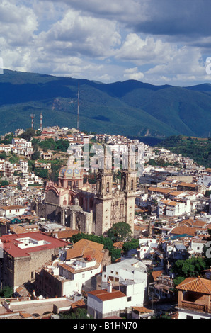 Vista aerea di Santa Prisca Chiesa e Taxco, Messico Foto Stock