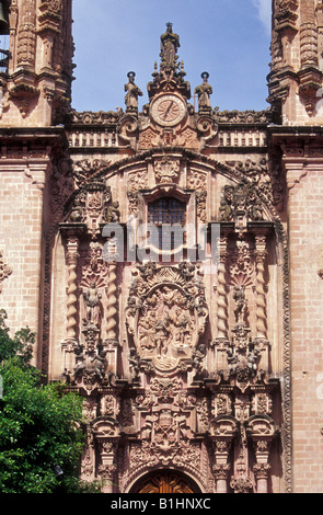 La facciata barocca di Santa Prisca Chiesa, Taxco, Guerrero, Messico Foto Stock