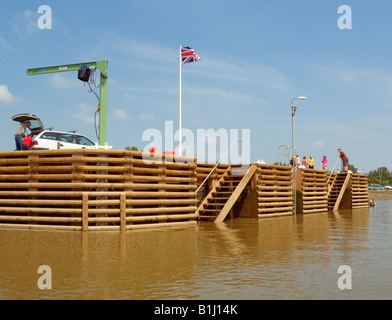 Quay e Riverside scena Orford minerale di fiume Suffolk Inghilterra Gran Bretagna Foto Stock
