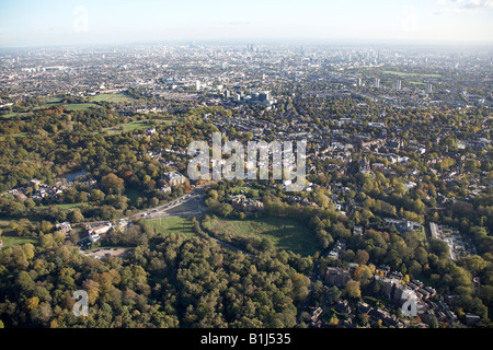 Vista aerea del sud est di Heath Street Whitestone Pond Hampstead Village Jack Straw Castle Vale di salute Hampstead Heath Londra Foto Stock