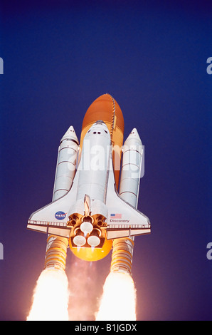 Lo Space Shuttle Discovery sollevare Foto Stock