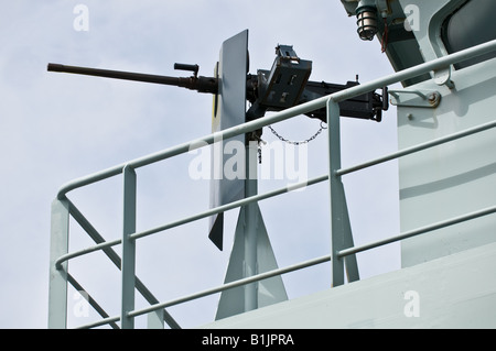 Un 50 Caliber Machine Gun emplacement sul militare canadese H.M.C.S. nave Kingston Foto Stock