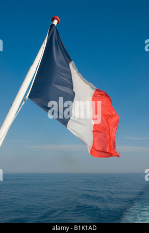 Bandiera francese e mare Francia Foto Stock