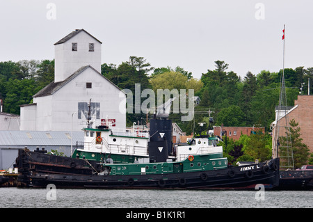 Due rimorchiatori ormeggiata sulla baia di storione Ship Canal Door County Wisconsin Foto Stock