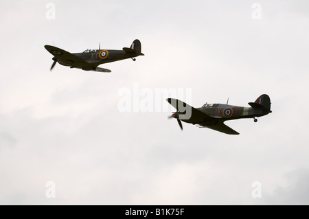 Hawker Hurricane Supermarine Spitfire PRX1X MC 19 Battle of Britain Memorial Kemble Volo Air Show 2008 Foto Stock