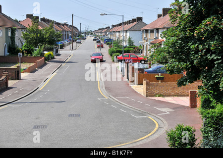 Lungo cul de sac strada Becontree tenuta costruita tra il le guerre come un massiccio consiglio sociale sviluppo immobiliare ora parte Privato Barking & Dagenham UK Foto Stock