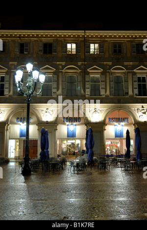 Caffe Torino in Piazza San Carlo, o Piazza Reale a Torino, Piemonte, Italia. Foto Stock