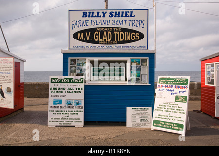 Gita in barca chioschi Seahouses Northumbria Inghilterra Foto Stock