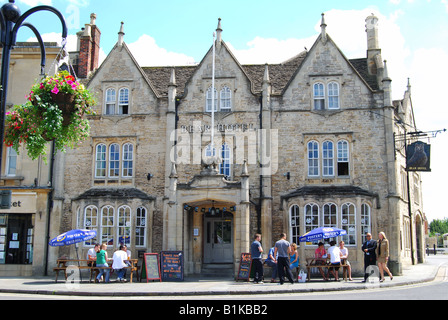 Bear Hotel, luogo di mercato, Chippenham, Wiltshire, Inghilterra, Regno Unito Foto Stock