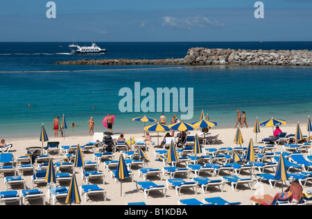 Playa de Los Amadores vicino a Puerto Rico a Gran Canaria. Foto Stock