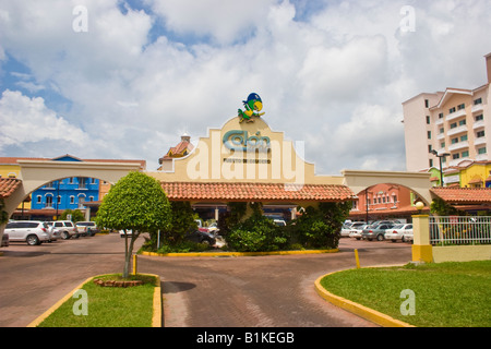 Colon 2000 terminal delle navi da crociera. Città del colon, Colon, Repubblica di Panama, America Centrale Foto Stock