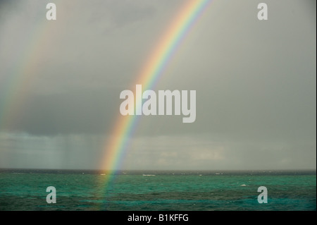 Rainbow sulla Grande Barriera Corallina, Queensland, Australia Foto Stock