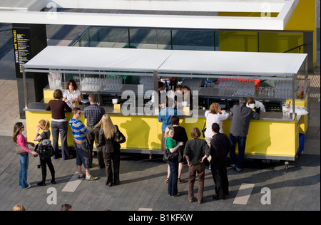 Central Bar Terrazza Royal Festival Hall a South Bank di Londra Foto Stock