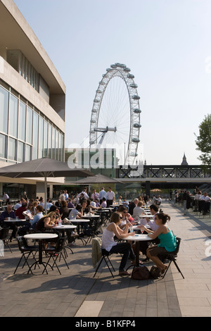 Central Bar Terrazza Royal Festival Hall a South Bank di Londra Foto Stock