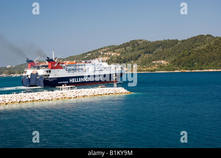 Hellenic Seaways Traghetto in uscita Skiathos Port Foto Stock