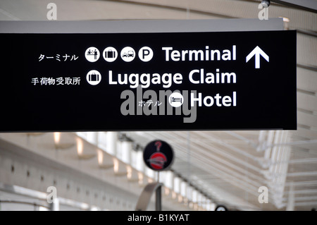 Segno di Orlando International Airport per le direzioni al terminale di bagagli il reclamo bagagli Foto Stock