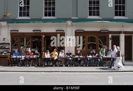 Alfresco Cafe Boheme Old Compton Street Soho Londra Centrale Foto Stock