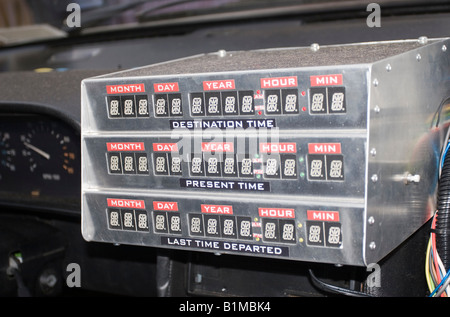 Display del tempo in Delorean utilizzato in Motion Picture Ritorno al futuro 3 sul display Leicester Square Londra Foto Stock