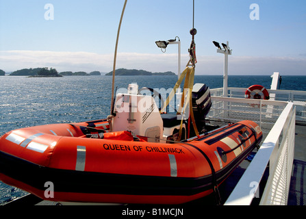 Scialuppa di salvataggio / Life Boat su BC Ferry vela passaggio interno / Discovery Coast passaggio lungo la costa ovest, BC, British Columbia, Canada Foto Stock