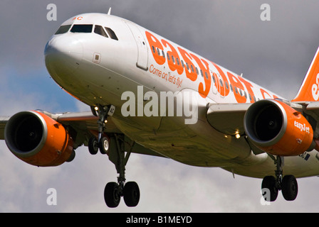 Easyjet atterraggio Airbus Foto Stock