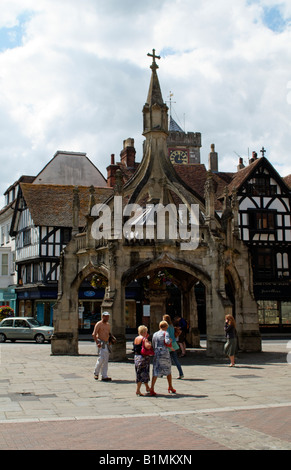 Salisbury Wiltshire, Inghilterra croce di mercato che risale al XV secolo nel centro della città Foto Stock