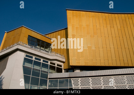 Esterno del Berliner Philharmonie filarmonica nel quartiere Tiergarten di Berlino Germania Foto Stock