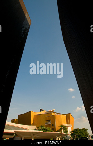 Esterno della sala concerti BPO Berliner Philharmonie Philharmonie progettata dall'architetto Hans Scharoun a Berlino in Germania Foto Stock