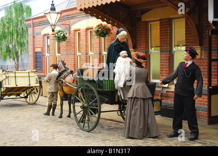 Vittoriano stazione ferroviaria, pietre miliari museo vivente di storia, Basingstoke Leisure Park, Basingstoke, Hampshire, Inghilterra, Regno Unito Foto Stock