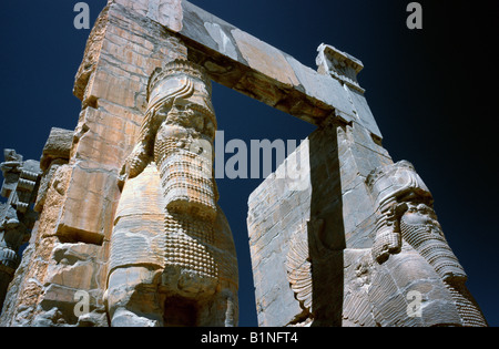 Aprile 14, 2006 - La porta di tutte le nazioni presso le antiche rovine di Persepolis vicino la città iraniana di Shiraz. Foto Stock