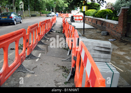 Pavimentazione in lavori di riparazione in London street Foto Stock