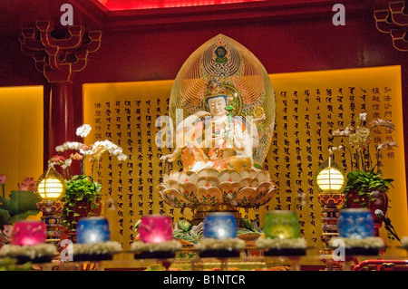 Display di Buddha a nuovo Dente del Buddha reliquia del tempio e Museo sul South Bridge Road a Singapore Foto Stock