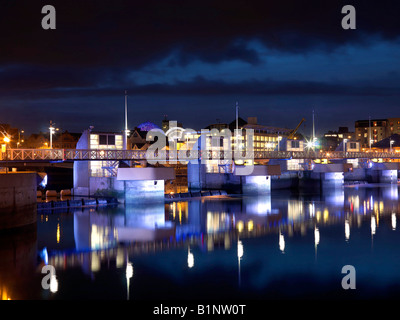 Lagan Weir Belfast Irlanda del Nord al crepuscolo Foto Stock