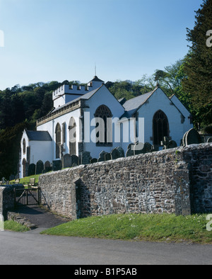 La quattrocentesca chiesa di Tutti i Santi del National Trust villaggio di Selworthy sul bordo di Exmoor, Somerset, Inghilterra Foto Stock